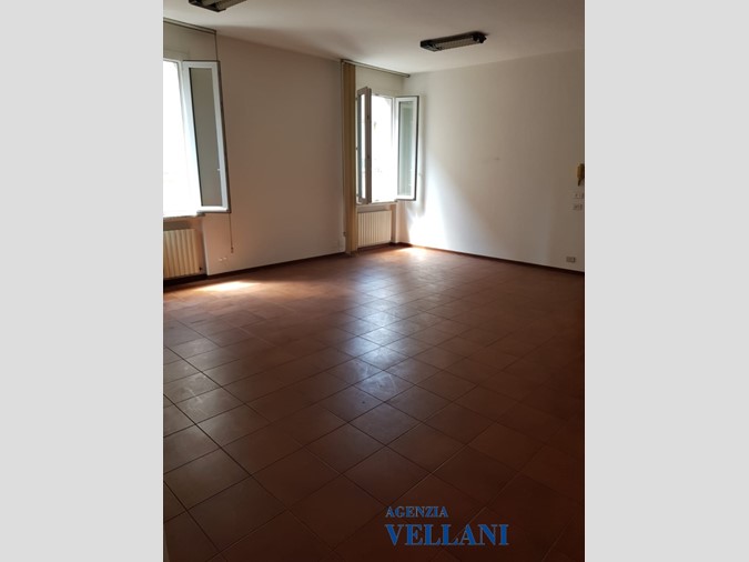 Ufficio in Affitto a Carpi, 1'500€, 220 m²