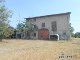 Casale in Vendita a Carpi, 200'000€, 500 m²