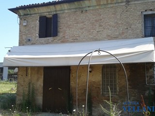 Casa Semi Indipendente in Vendita a Carpi, 250'000€, 341 m²