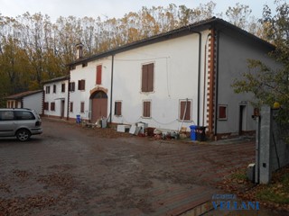 Casale in Vendita a Carpi, 960'000€, 500 m²