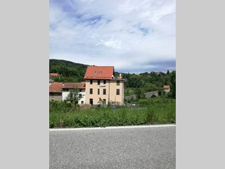 Trilocale in Vendita a Urbe, zona Via Ferriere 38, 25'000€, 65 m²