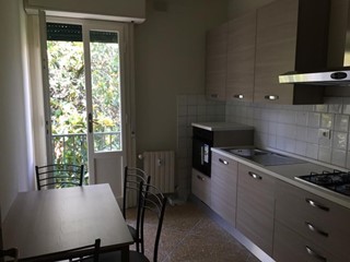 Trilocale in Affitto a Pisa, zona Lungarno Sonnino, 850€, 75 m², arredato