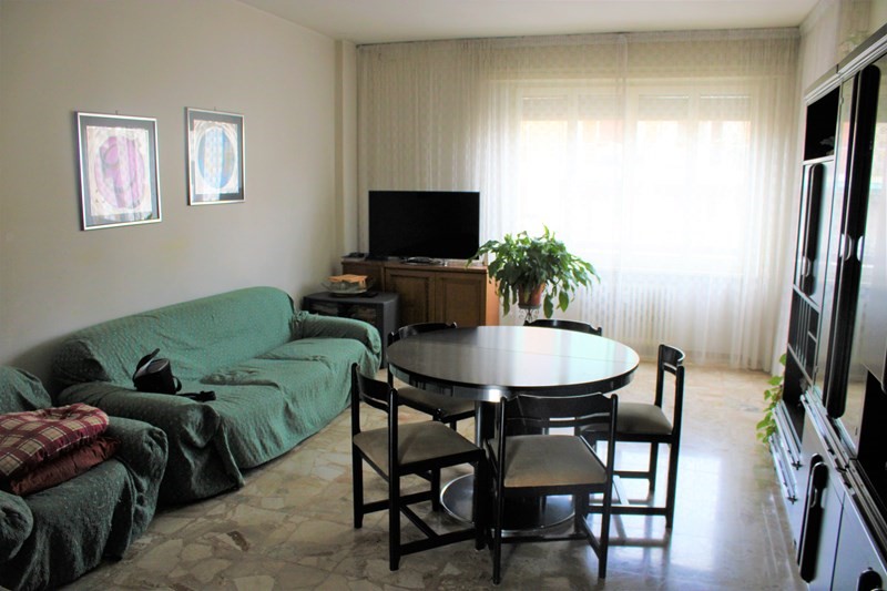 Appartamento in Vendita a Novara, zona Porta Mortara, 95'000€, 103 m²