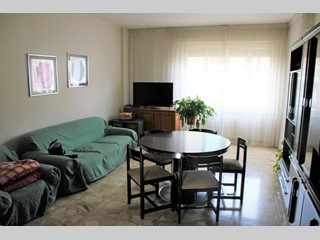 Appartamento in Vendita a Novara, zona Porta Mortara, 95'000€, 103 m²