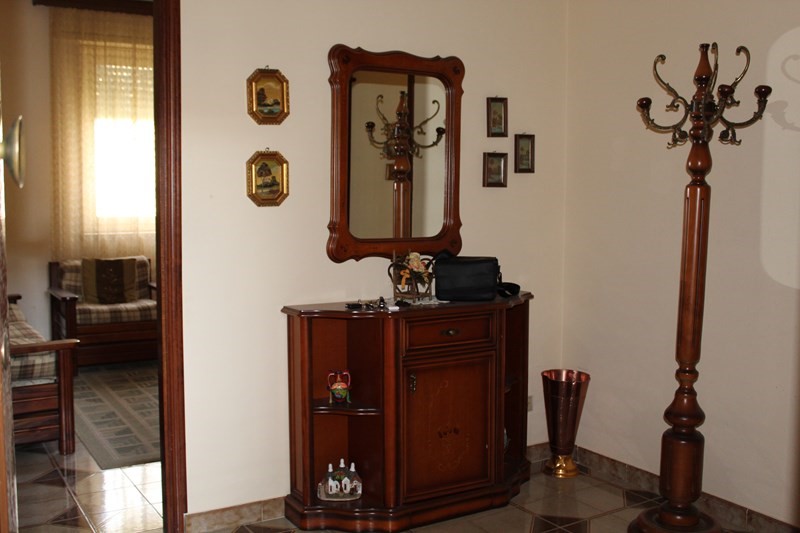 Appartamento in Vendita a Sciacca, zona Via cappuccini, 85'000€, 100 m², arredato