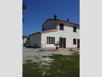 Casale in Vendita a Pisa, zona Riglione Oratoio, 440'000€, 140 m², con Box