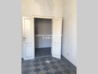Casa Indipendente in Vendita a Pontedera, 480'000€, 2509 m²