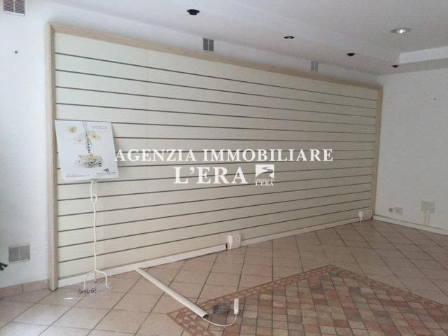 Immobile commerciale in Vendita a Pontedera, 55'000€, 45 m²