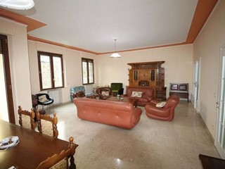 Appartamento in Vendita a Siena, 580'000€, 180 m², con Box