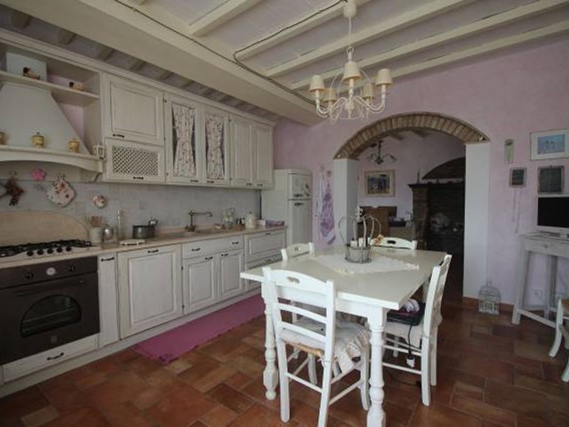 Casa di corte in Vendita a Monteroni d'Arbia, 530'000€, 750 m², con Box