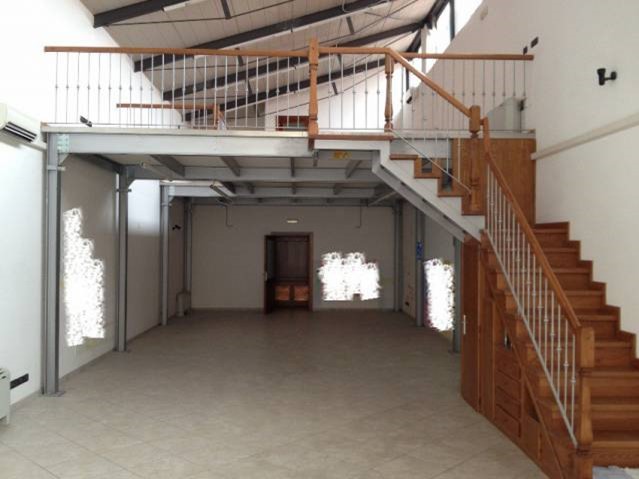 Immobile commerciale in Vendita a Siena, 219'000€, 165 m²