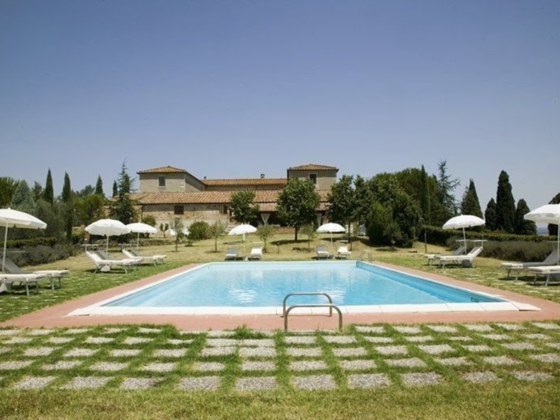 Attività commerciale in Vendita a San Quirico d'Orcia, 4'500'000€, 1075 m²