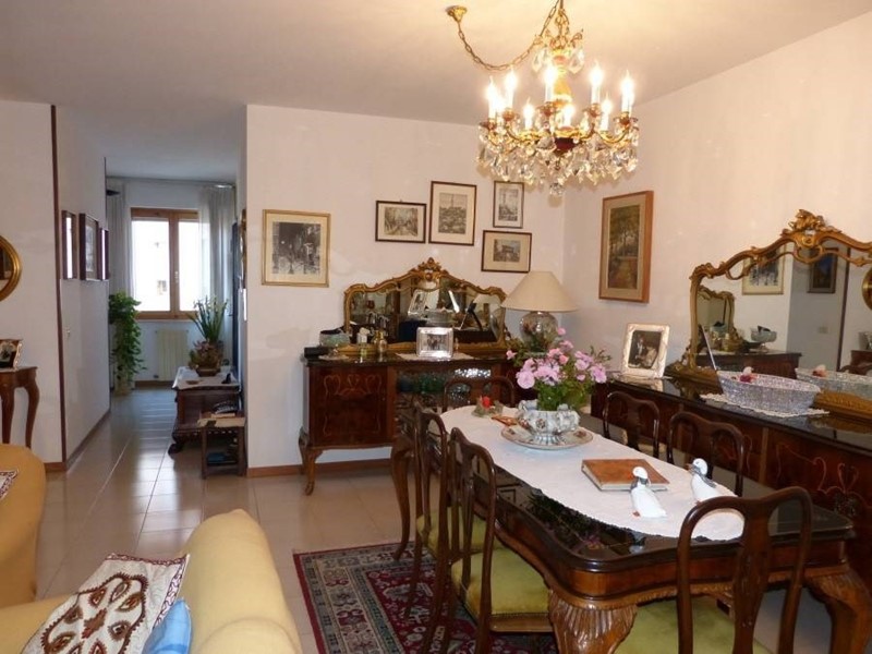 Quadrilocale in Vendita a Siena, zona Taverne D'arbia, 310'000€, 93 m², con Box