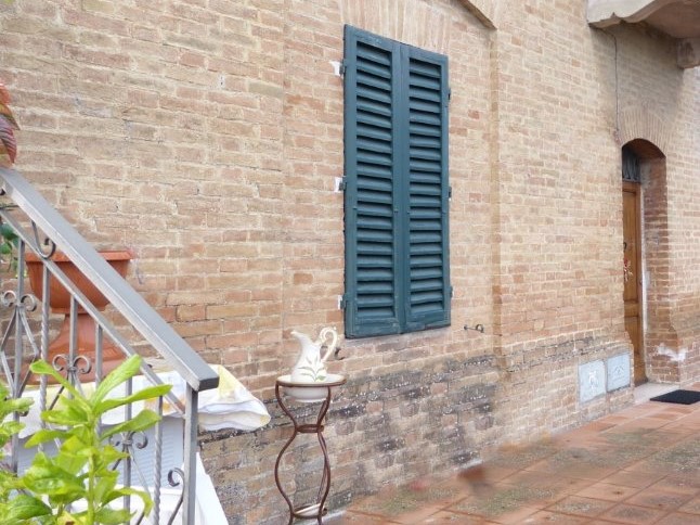 Quadrilocale in Vendita a Siena, zona Coroncina, 160'000€, 77 m²