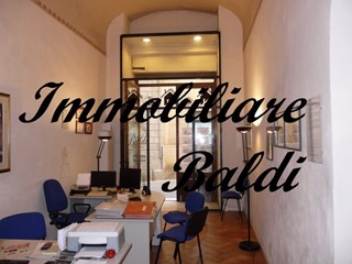 Capannone in Vendita a Siena, 219'000€, 150 m²