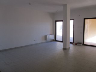 Negozio in Vendita a Monteroni d'Arbia, zona Ville di Corsano, 90'000€, 48 m²