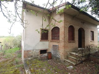 Villa in Vendita a Monteroni d'Arbia, zona Radi, 390'000€, 225 m², con Box