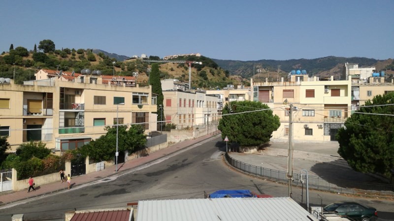 Trilocale in Vendita a Messina, zona Rione Aldisio, 65'000€, 85 m², arredato