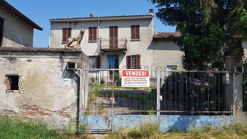 Casa Indipendente in Vendita a Montù Beccaria, zona Frazione Poggiolo, 50'000€, 90 m², arredato