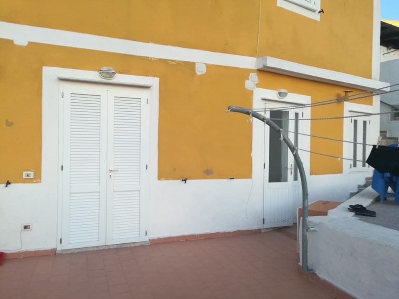 Appartamento in Vendita a Ponza, zona Centro, 275'000€, 80 m², arredato