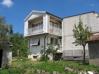 Villetta a schiera in Vendita a San Valentino in Abruzzo Citeriore, zona Contrada Trovigliano, 80'000€, 110 m²