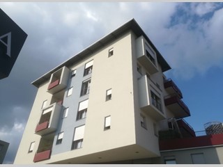 Bilocale in Vendita a Bergamo, zona Celadina, 149'000€, 173 m², arredato