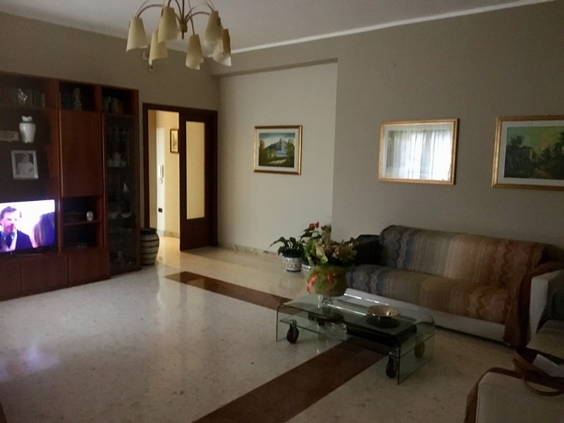 Quadrilocale in Vendita a Marigliano, zona Centro , 175'000€, 140 m², con Box