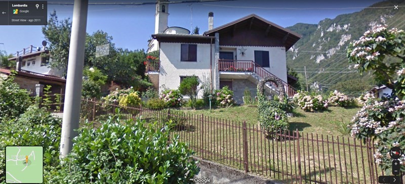 Villa bifamiliare in Vendita a Rogno, zona San Vigilio, 150'000€, 150 m², arredato, con Box