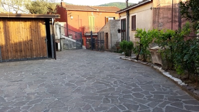 Casa Indipendente in Vendita a Monteroduni, zona Cappellone, 85'000€, 175 m², arredato