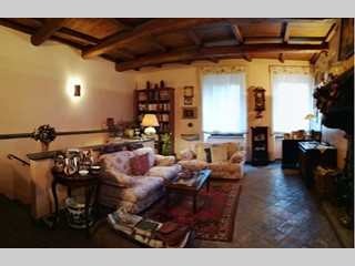 Casa Indipendente in Vendita a Viterbo, zona centro storico, 280'000€