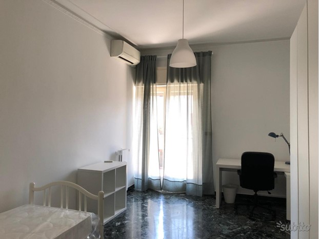 Stanza in Affitto a Bari, zona Picone, 320€, 150 m², arredato