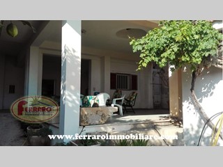 Casa Indipendente in Vendita a Scicli, zona Cava d'Aliga, 180'000€, 200 m²