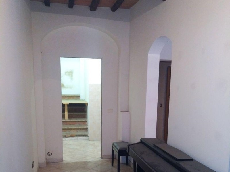 Immobile commerciale in Vendita a Siena, 100'000€, 50 m²