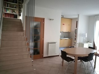 Trilocale in Vendita a Ponsacco, zona via. Quasimodo , 189'000€, 100 m², con Box