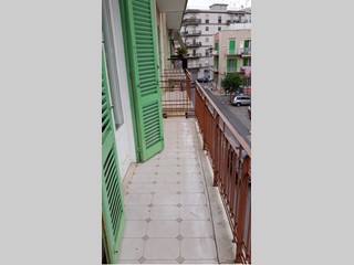 Appartamento in Vendita a Giovinazzo, zona via De Gasperi 41, 140'000€, 97 m²