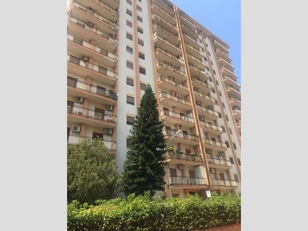 Appartamento in Vendita a Palermo, zona Viale michelangelo 2315 PA, 194'000€, 130 m²