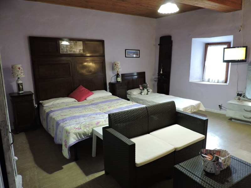 Casa Indipendente in Affitto a Porto Valtravaglia, zona Muceno, 290&euro;, 60 m², arredato