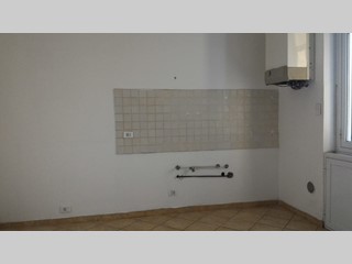 Trilocale in Vendita a Imperia, zona Porto Maurizio, 95'000&euro;, 62 m²