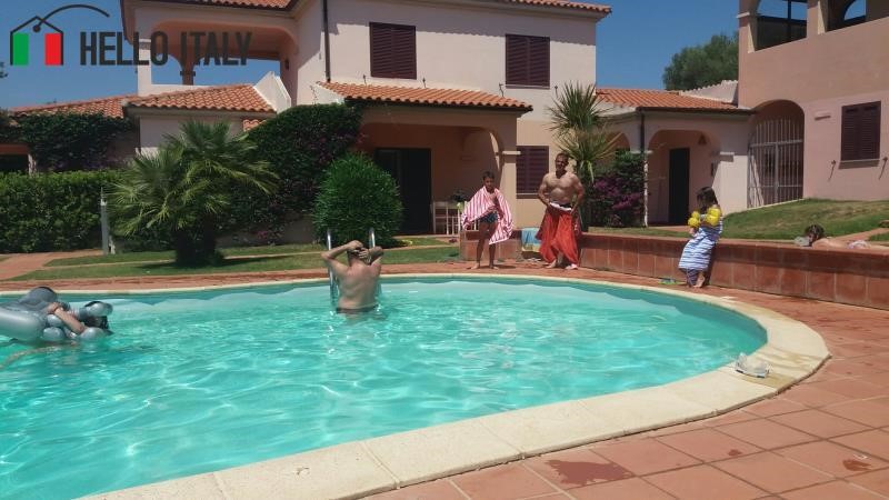 Quadrilocale in Vendita a San Teodoro, zona monte petrosu, 240'000€, 85 m², arredato, con Box