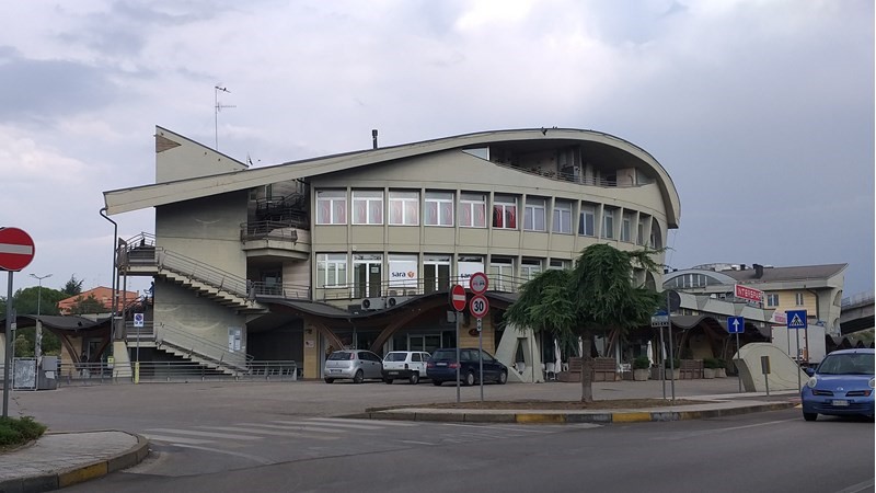 Ufficio in Affitto a Melfi, zona VIALE ALDO MORO, 600€, 70 m²