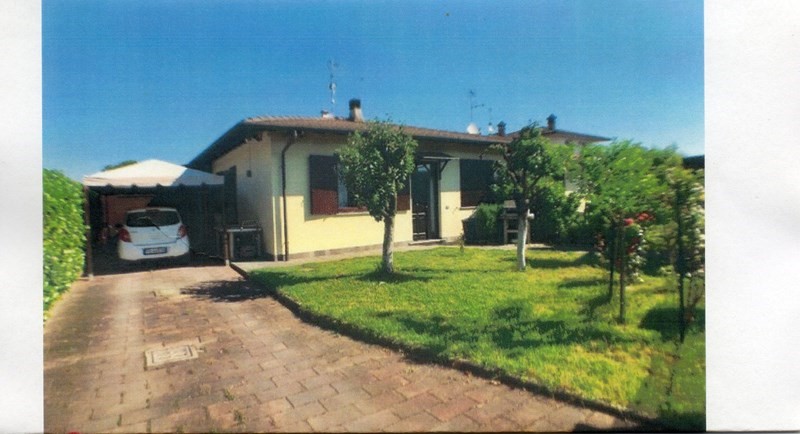 Villa bifamiliare in Vendita a Alagna, zona residenziale, 130'000€, 140 m², arredato