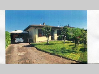 Villa bifamiliare in Vendita a Alagna, zona residenziale, 130'000€, 140 m², arredato
