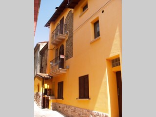 Appartamento in Affitto a Colledara, zona Via Rubini, Bascanella, 500€, 156 m², arredato