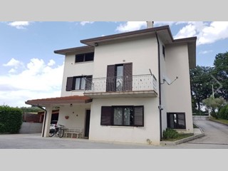 Villa in Vendita a Campodipietra, 219'000€, 230 m², arredato