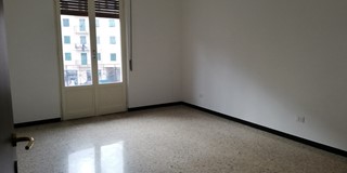 Appartamento in Vendita a Imperia, zona Porto Maurizio, 150'000€