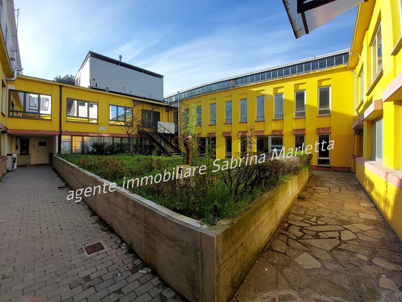 Laboratorio in Affitto a Beinasco, 955€, 191 m²