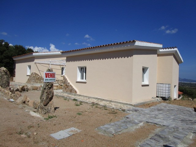 Villa in Vendita a Loiri Porto San Paolo, zona  L' Ulivariu, 248'000€, 150 m²