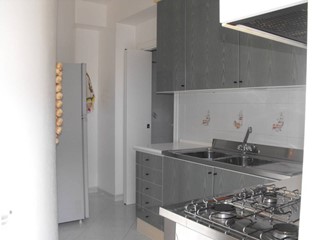 Appartamento in Vendita a Porto Empedocle, zona Via Pietro Nenni 21, 85'000€, 110 m², arredato, con Box
