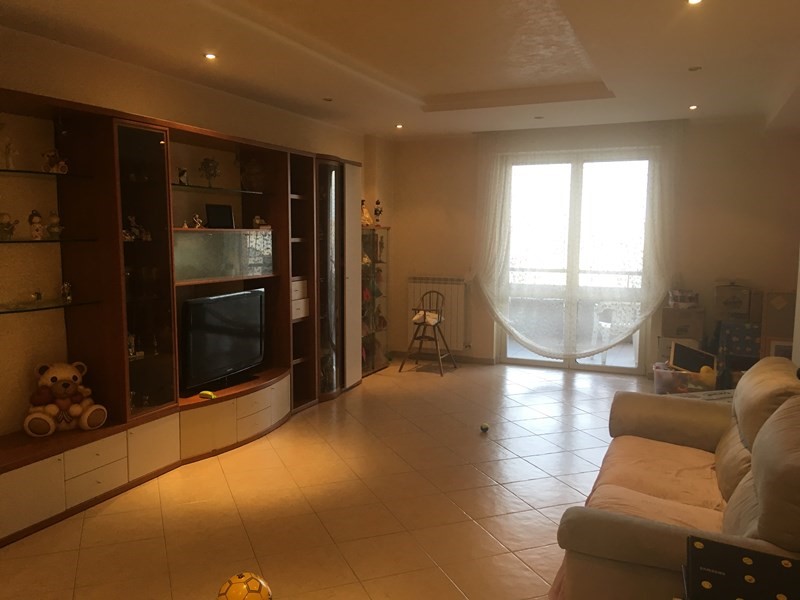 Appartamento in Vendita a Bari, zona libertà, 340'000€, 158 m²