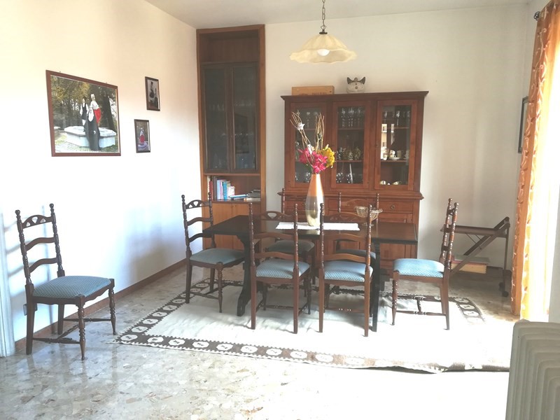 Appartamento in Vendita a Crotone, zona Tempio Pausania, 105'000€, 180 m²